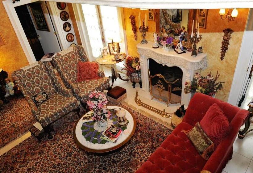 A Walk In The Woods Bed And Breakfast