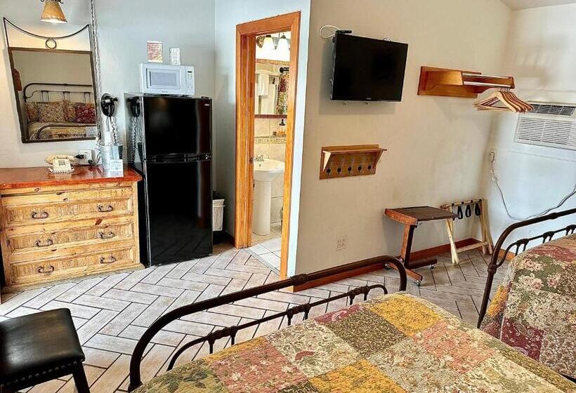 Buffalo Chip's Ranch House Motel