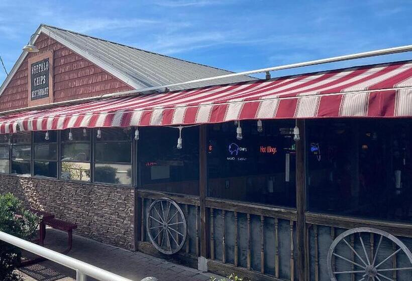 Buffalo Chip's Ranch House Motel