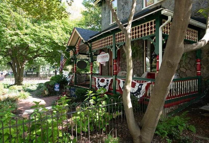 Cornerstone Bed And Breakfast