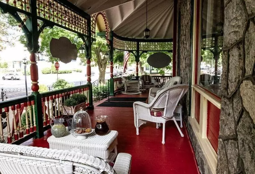 Cornerstone Bed And Breakfast