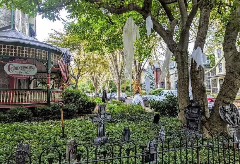 Cornerstone Bed And Breakfast