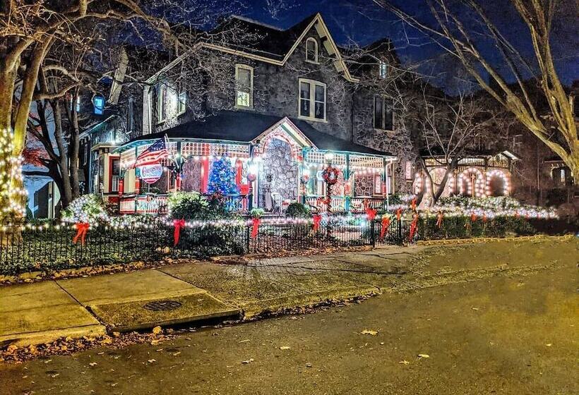 Cornerstone Bed And Breakfast