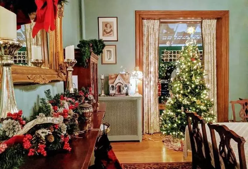 Cornerstone Bed And Breakfast