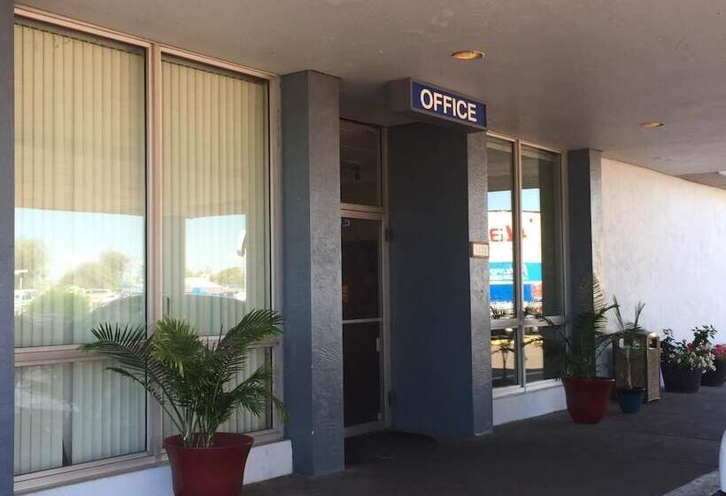 Ez 8 Motel Airporter