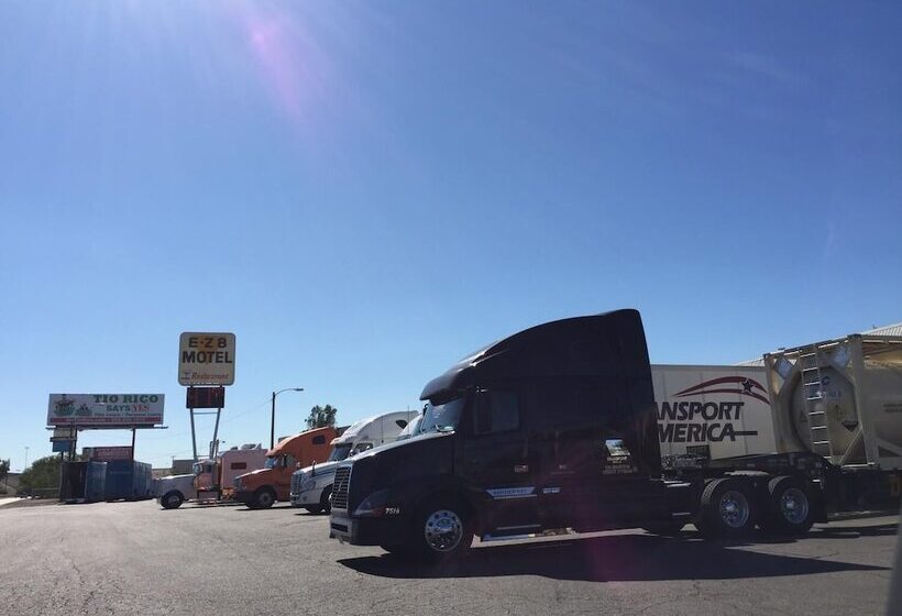 Ez 8 Motel Airporter