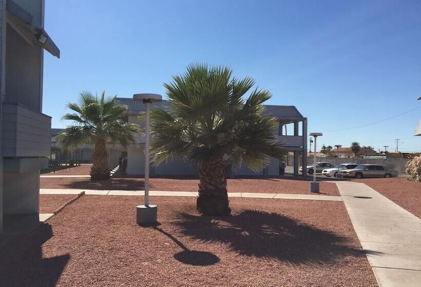 Ez 8 Motel Airporter