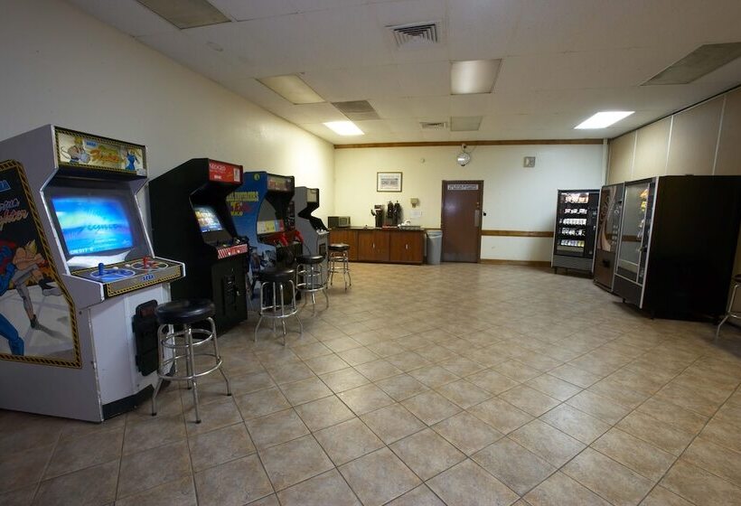 Ez 8 Motel Airporter