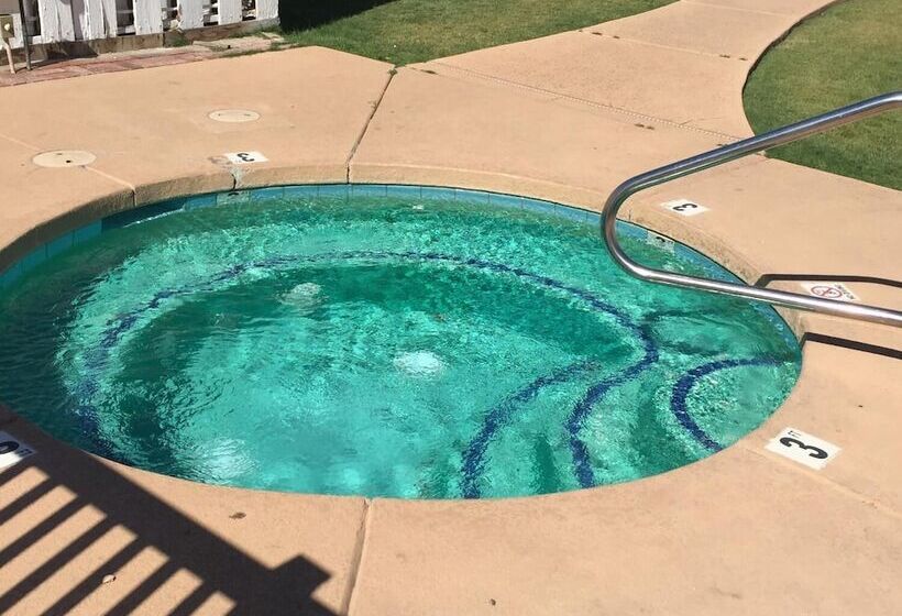 Ez 8 Motel Airporter