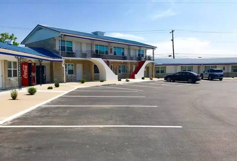 Horse Cave Motel