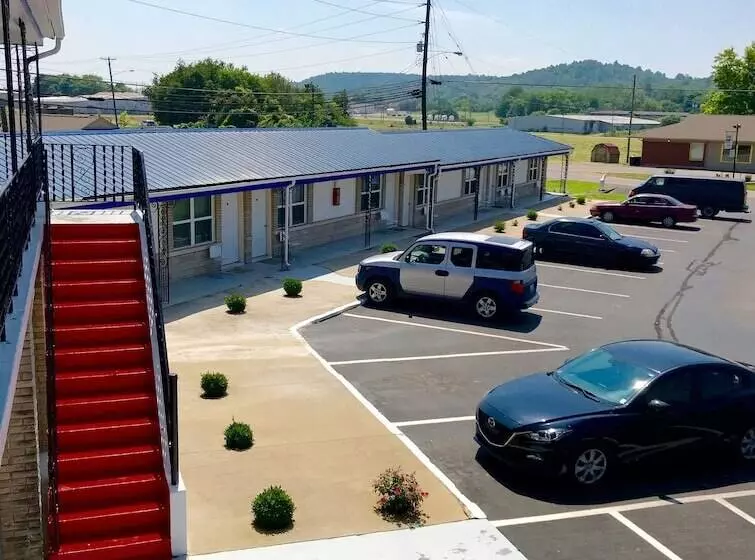 Horse Cave Motel