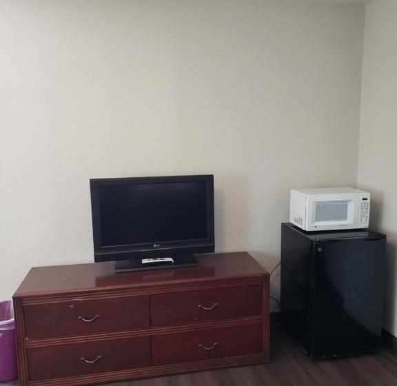 Отель Classic Inn And Suites