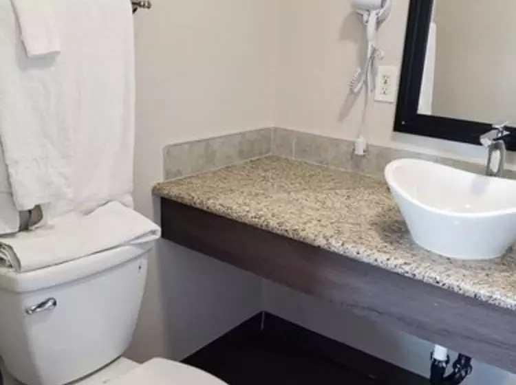 Hotelli Classic Inn And Suites
