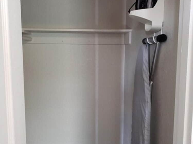 Отель Classic Inn And Suites