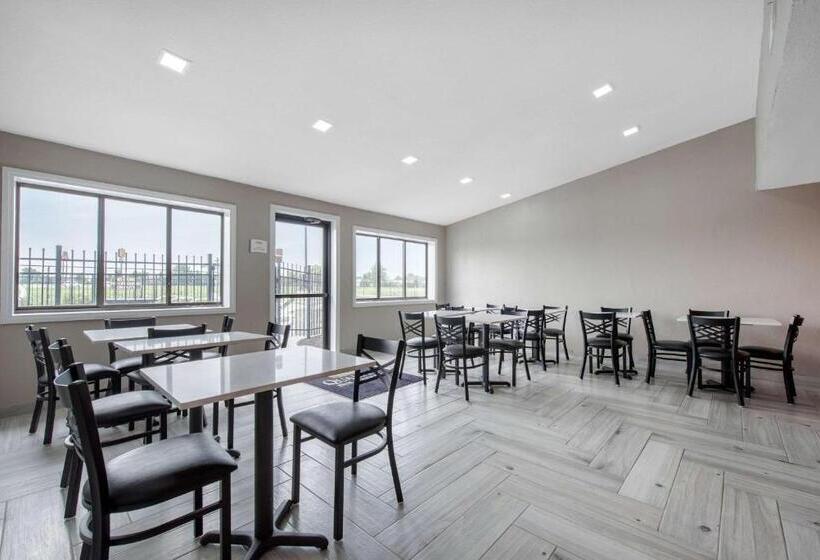 ホテル Quality Inn & Suites Brownsburg Indianapolis West