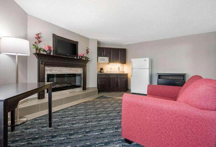 ホテル Quality Inn & Suites Brownsburg Indianapolis West