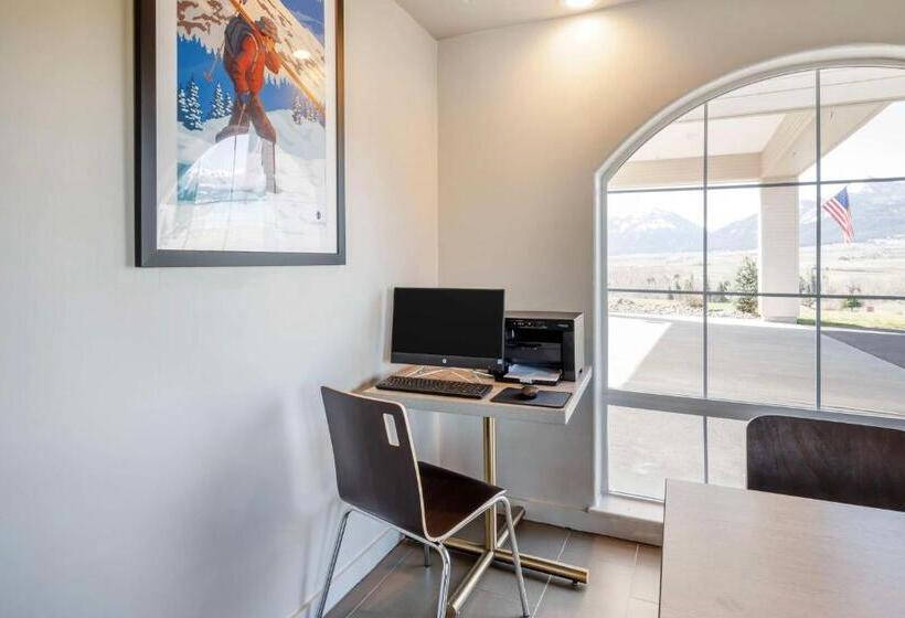 בית מלון כפרי Surestay Plus By Best Western Enterprise