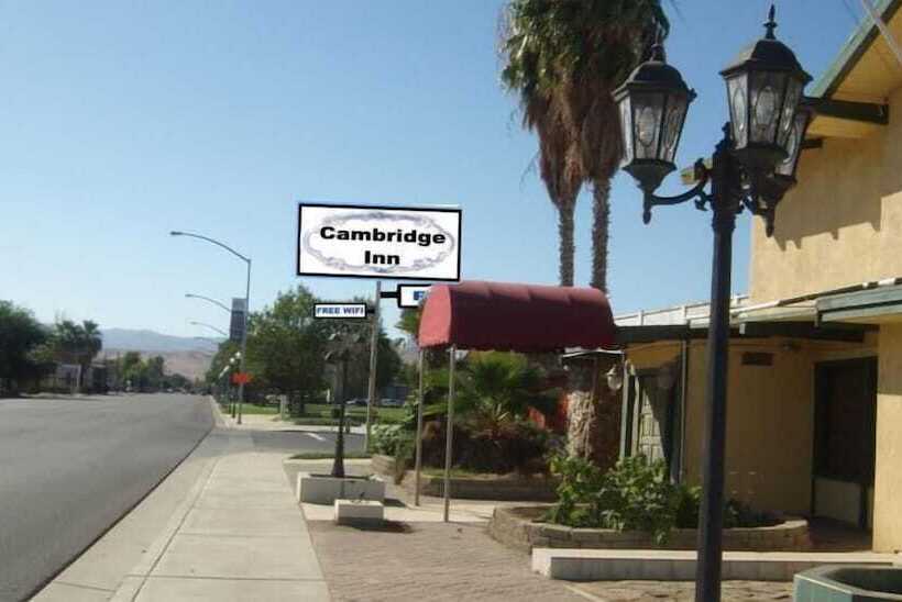فندق على الطريق Cambridge Inn Motor Lodge