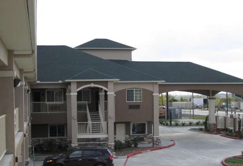 فندق على الطريق Highlands Suites