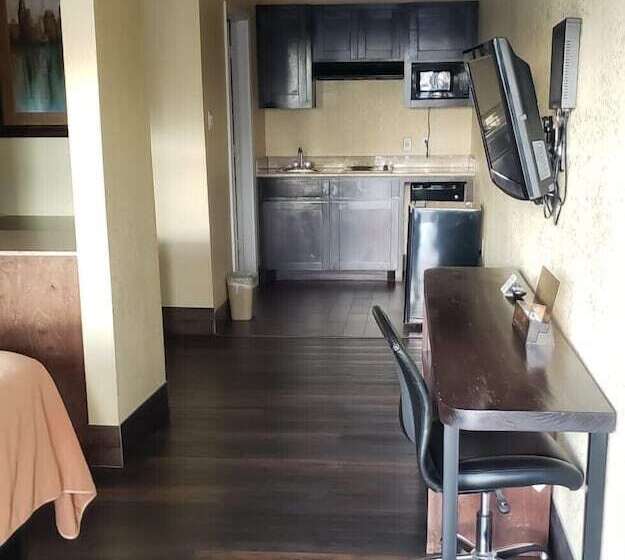 فندق على الطريق Highlands Suites