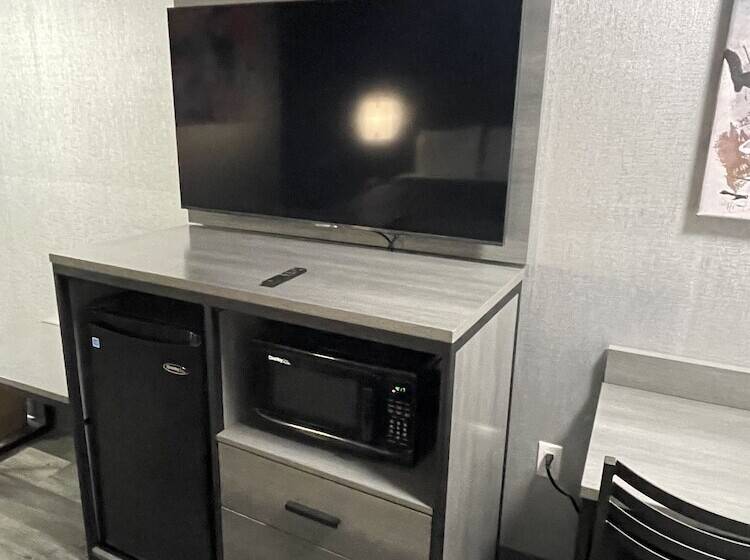 汽车旅馆 The Wayne Inn