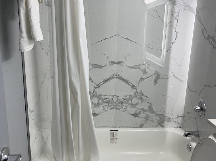 汽车旅馆 The Wayne Inn