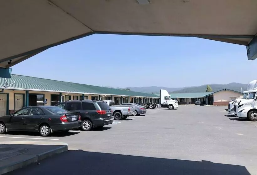Motelli Travel Inn