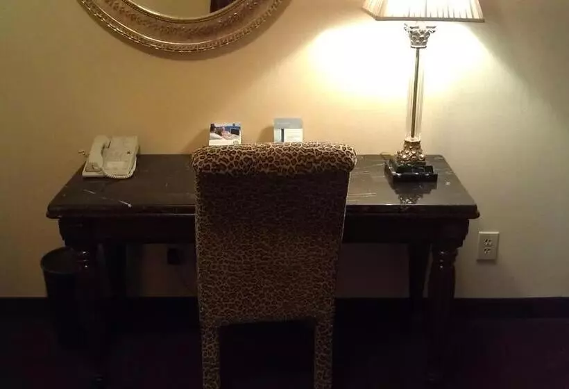 Lomakeskus Roosevelt Inn & Suites Saratoga Springs