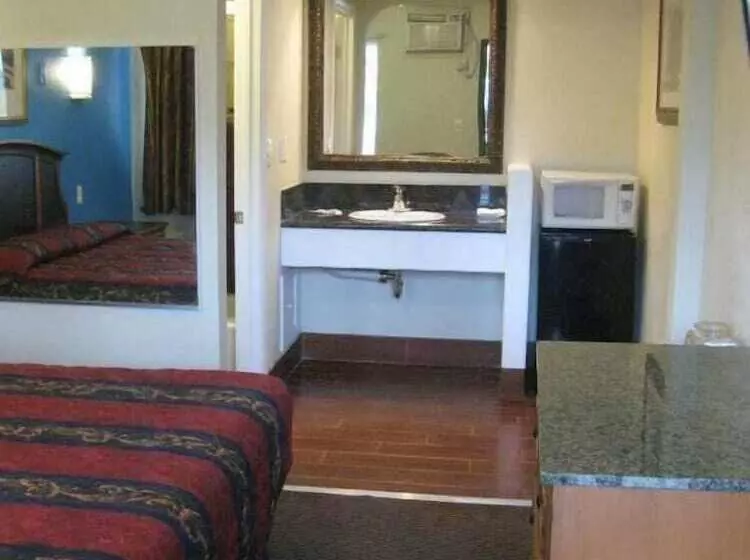 Sunshine Motel