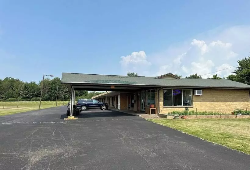 Thruway Holiday Motel