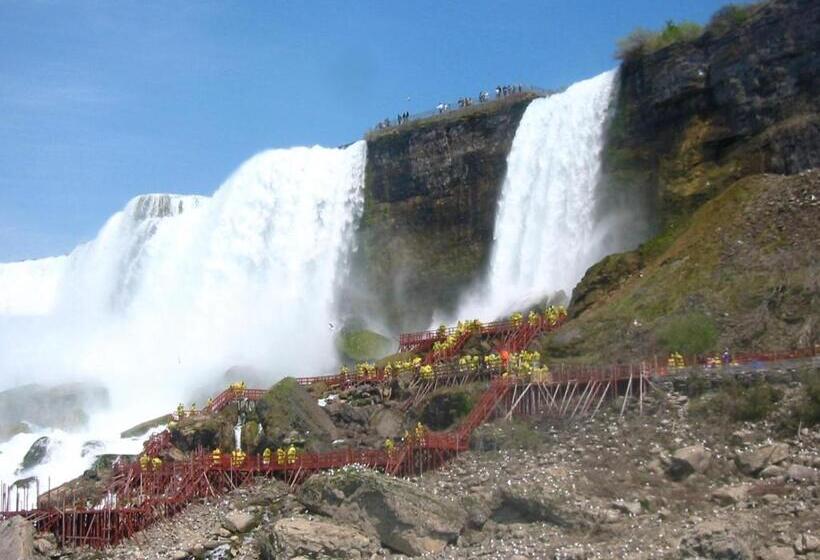 Wanderfalls Guesthouse & Hostel