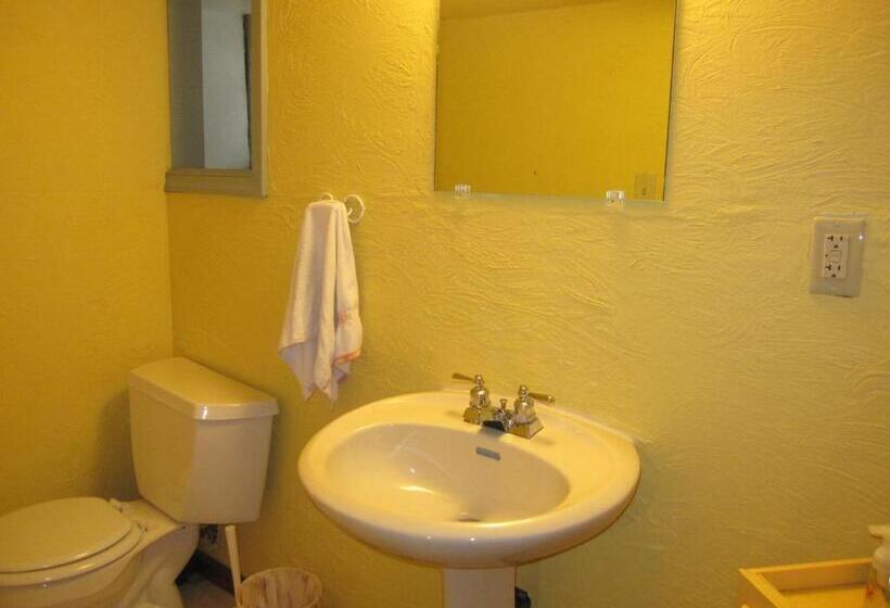 Wanderfalls Guesthouse & Hostel