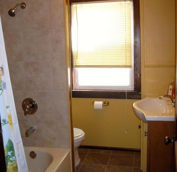 Wanderfalls Guesthouse & Hostel