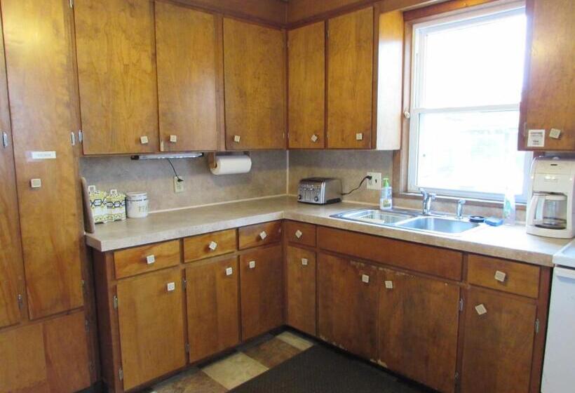 Wanderfalls Guesthouse & Hostel