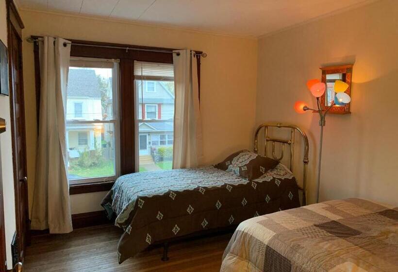 Wanderfalls Guesthouse & Hostel