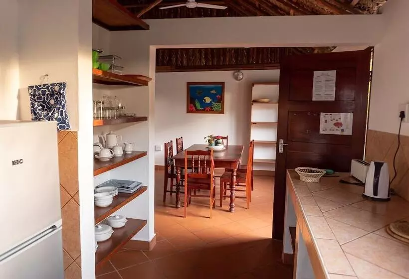 Hotelli Morrumbene Beach Resort