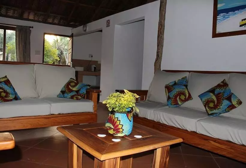 Hotelli Morrumbene Beach Resort