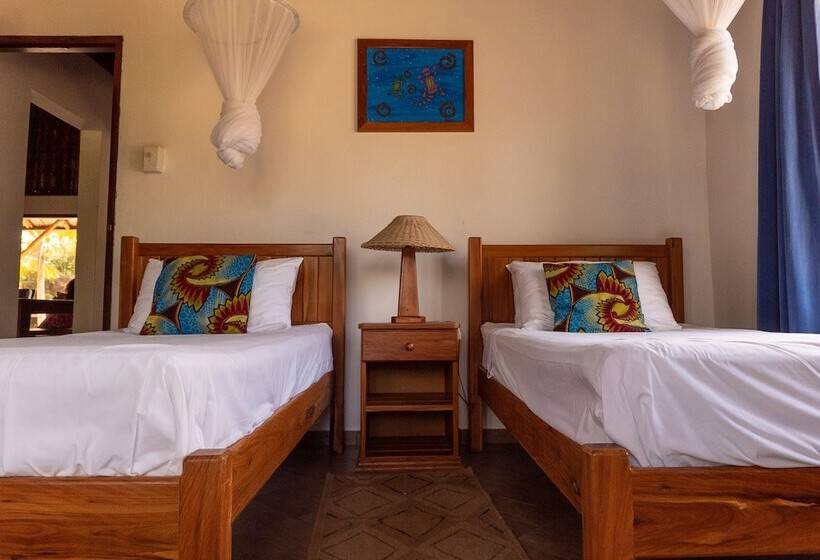 Hotel Morrumbene Beach Resort