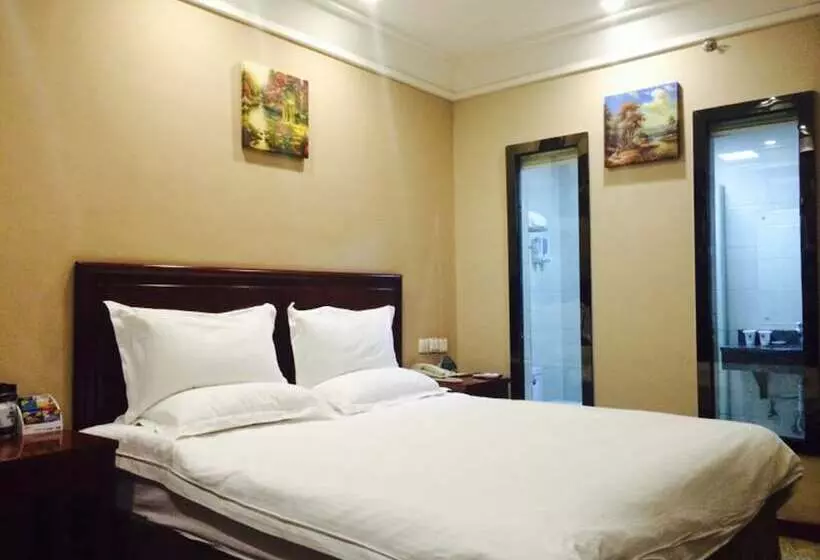 Hotelli Greentree Inn Puyang Pushang Huanghe Road
