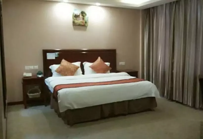 Hotelli Greentree Inn Puyang Pushang Huanghe Road
