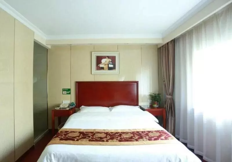 Hotelli Greentree Inn Shanghai Gongfu New Village Subway Station Express