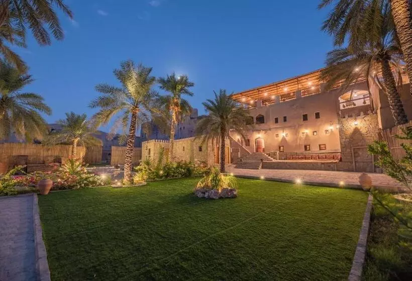 هاستل Antique Inn