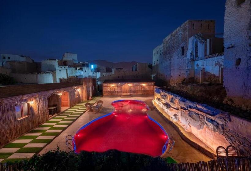 هاستل Antique Inn