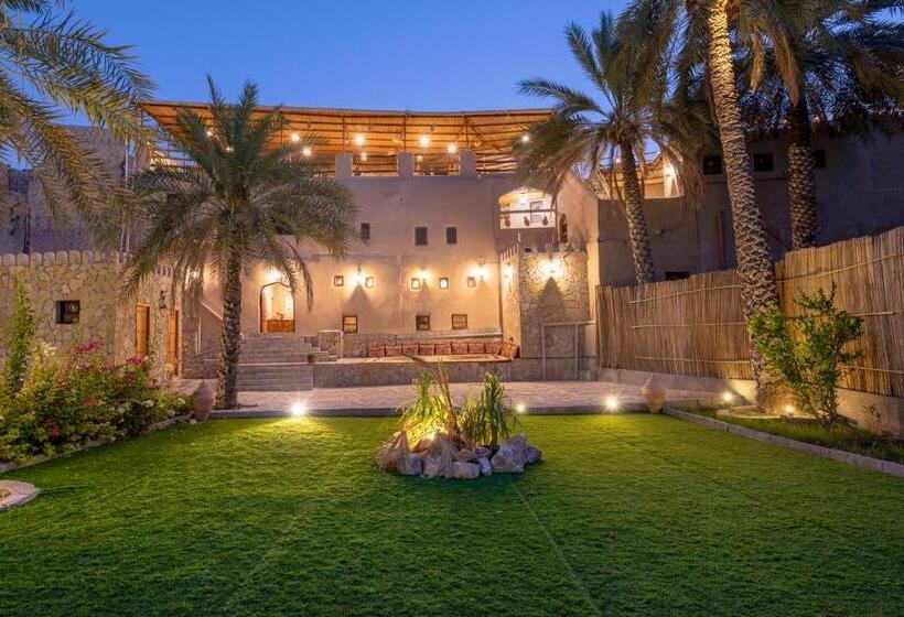 هاستل Antique Inn