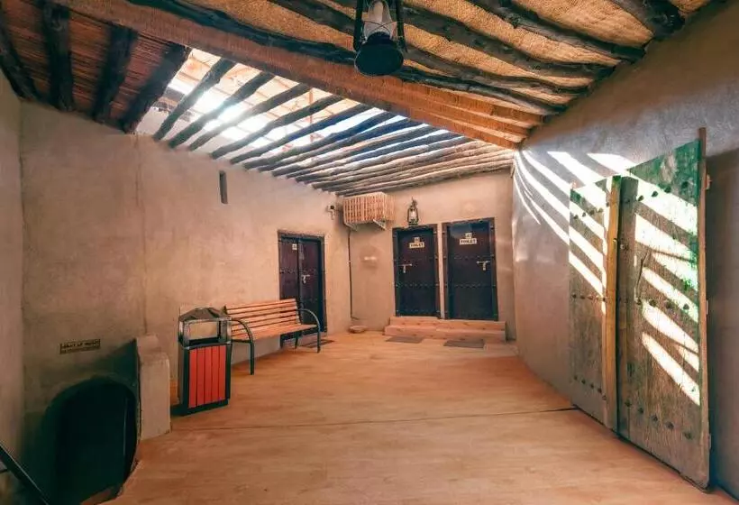 هاستل Antique Inn