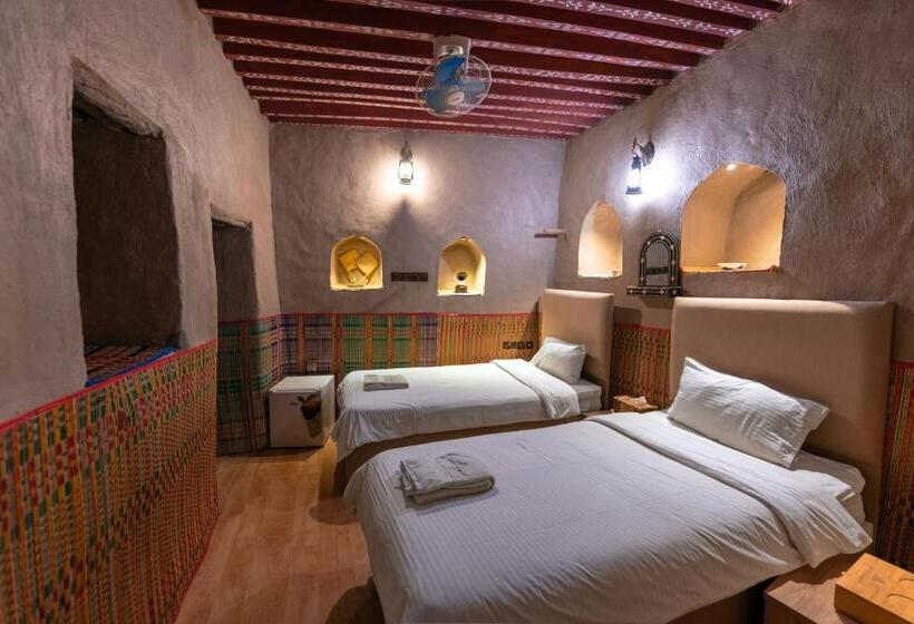 هاستل Antique Inn