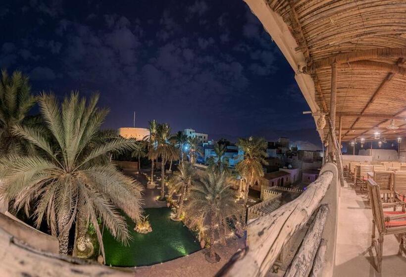 هاستل Antique Inn