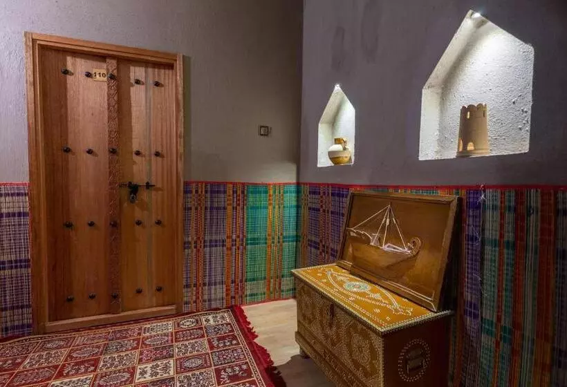 هاستل Antique Inn