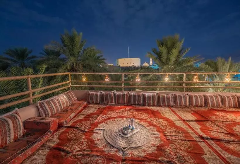 هاستل Antique Inn