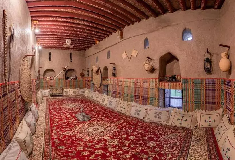 هاستل Antique Inn